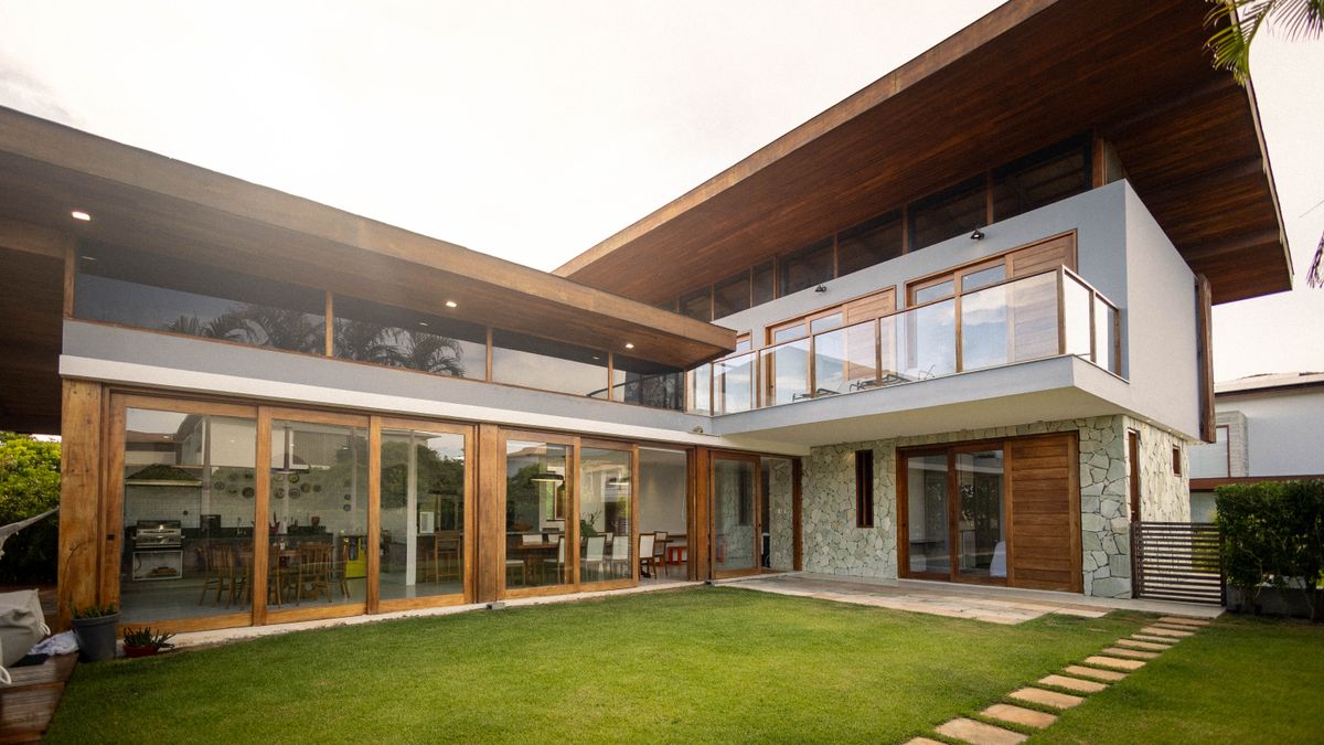 Modern detached family home with garden